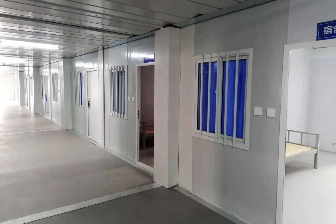 疫情就是命令，鍍鋁鋅鋼板銷售廠家宏鑫源緊急馳援多地方艙醫(yī)院建設(shè)(圖3)