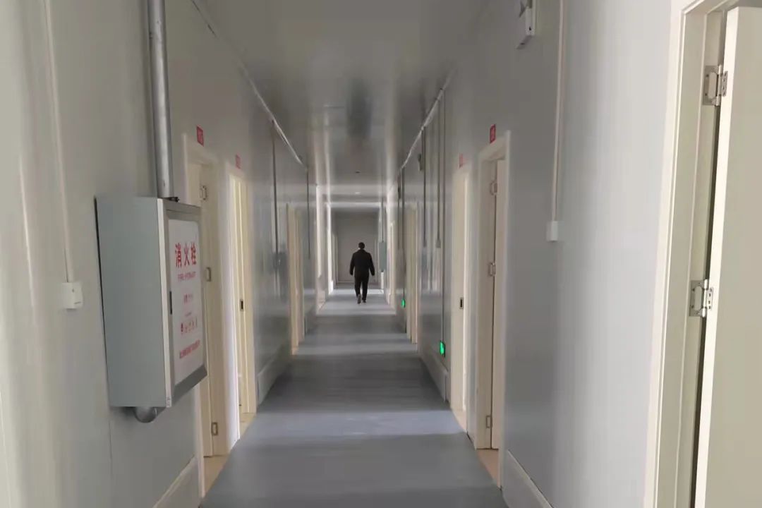 疫情就是命令，鍍鋁鋅鋼板銷售廠家宏鑫源緊急馳援多地方艙醫(yī)院建設(shè)(圖15)